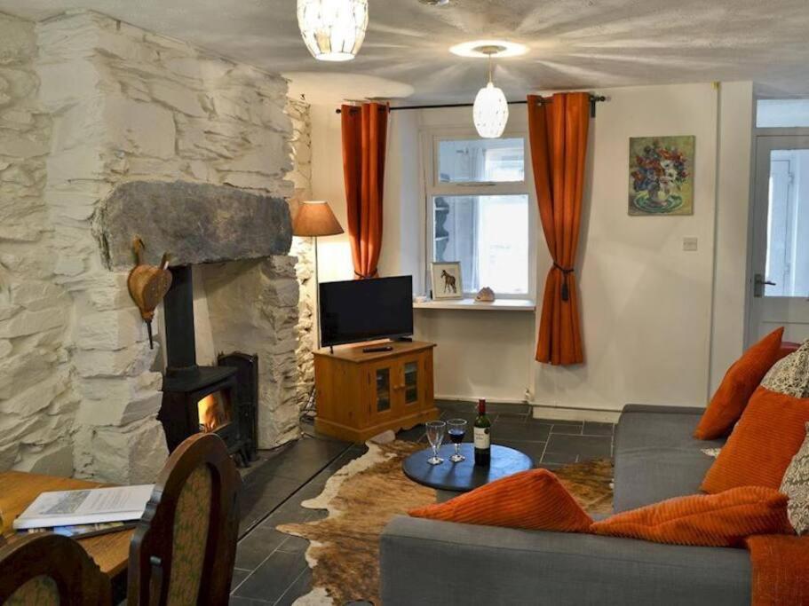 Cosy Terrace Cottage Built Into The Mountain Side. Blaenau Ffestiniog Exteriér fotografie